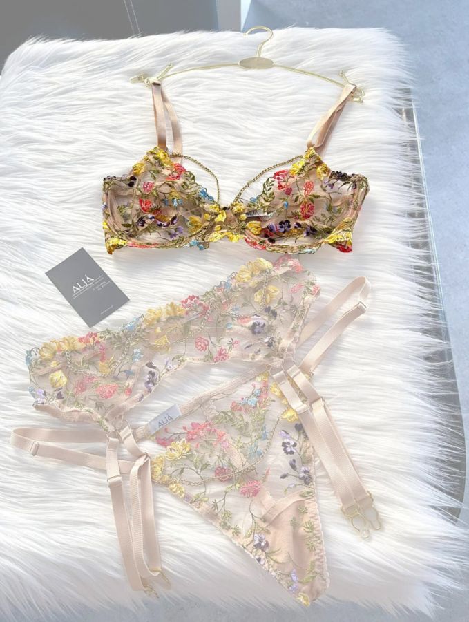 Koronkowy kwiatowy biustonosz Alia Sabina 